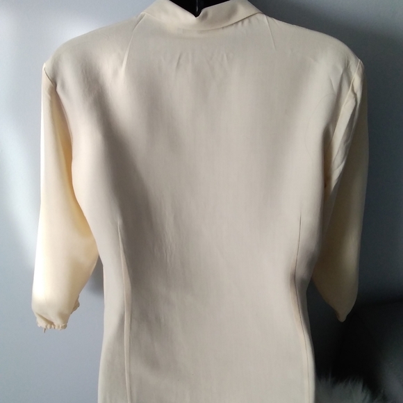 ☀️HP☀️ LIZ CLAIBORNE 💯% Silk Blouse - Picture 5 of 10